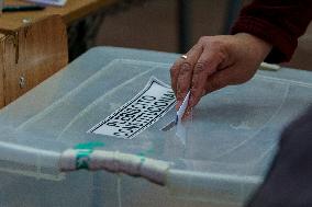 Chileans vote in the 2022 constitutional referendum
